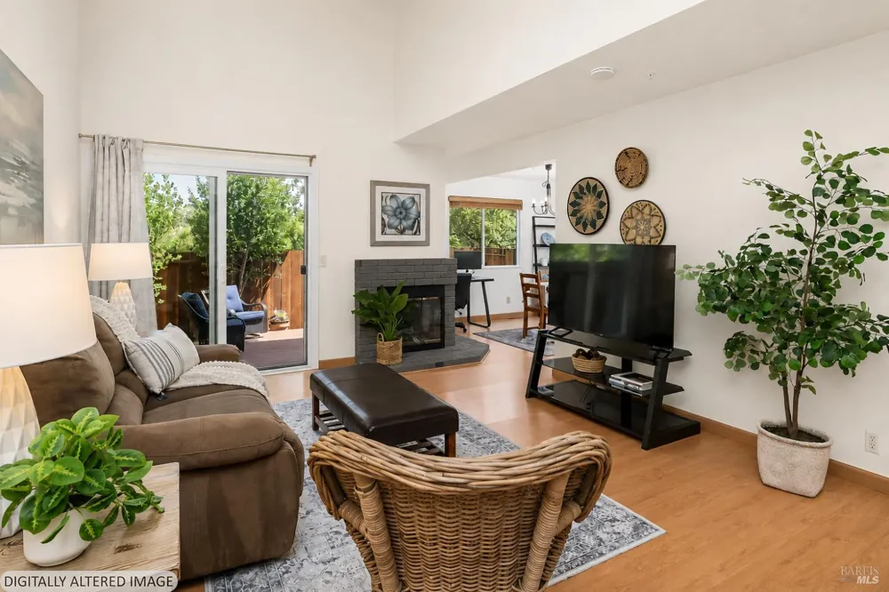 2 Pinewood Lane Novato, CA 94947