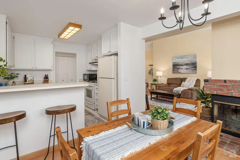 2 Pinewood Lane Novato, CA 94947