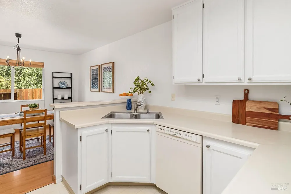 2 Pinewood Lane Novato, CA 94947