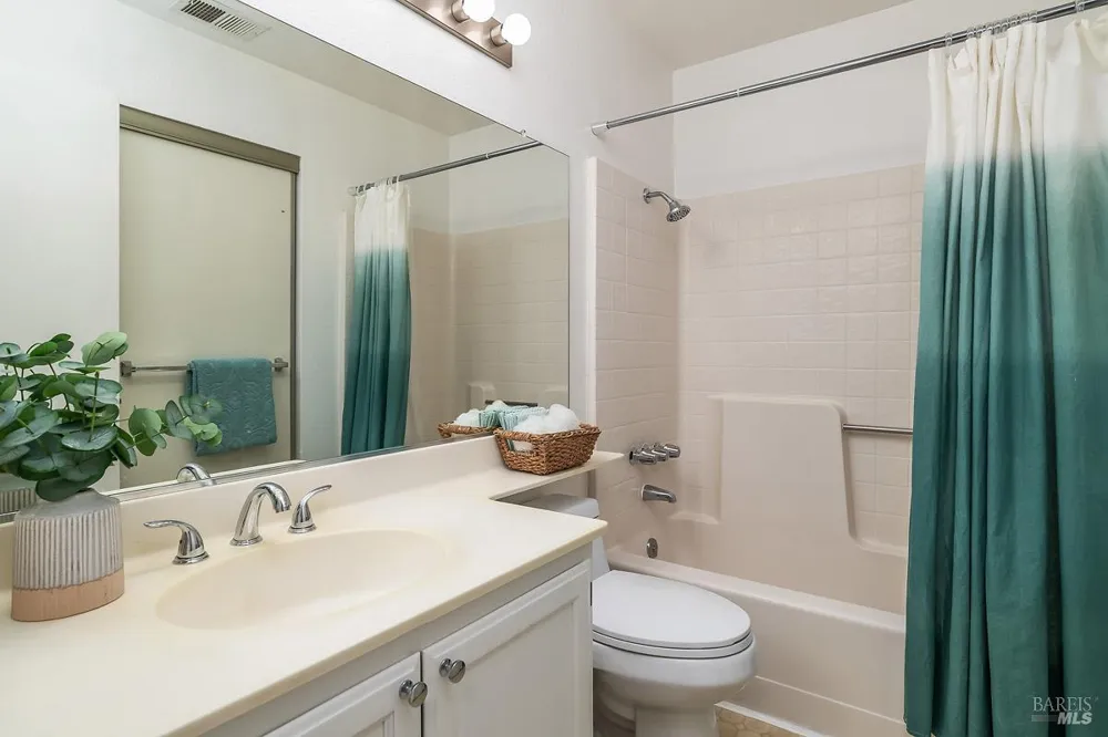 2 Pinewood Lane Novato, CA 94947
