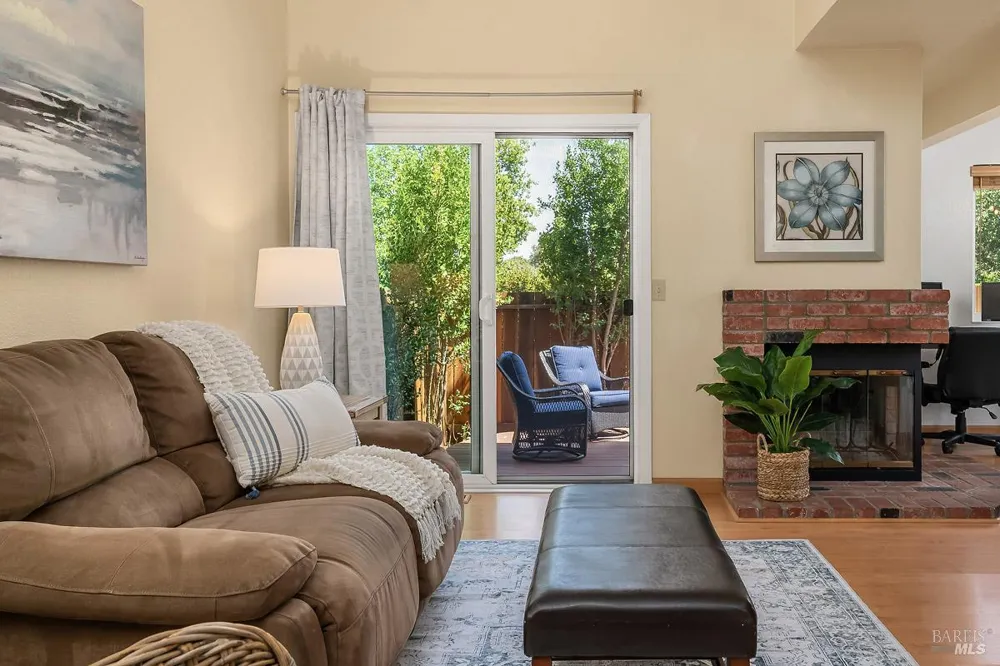 2 Pinewood Lane Novato, CA 94947