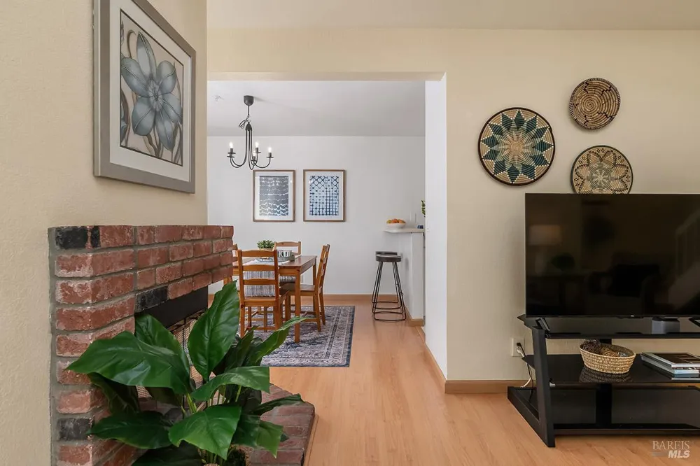 2 Pinewood Lane Novato, CA 94947