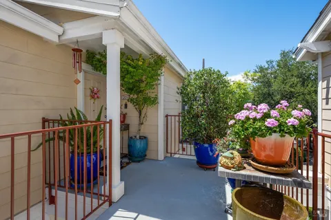 530 Entrada Drive ##201