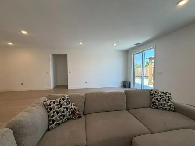 300 Birch Ranch Way Patterson, CA 95363