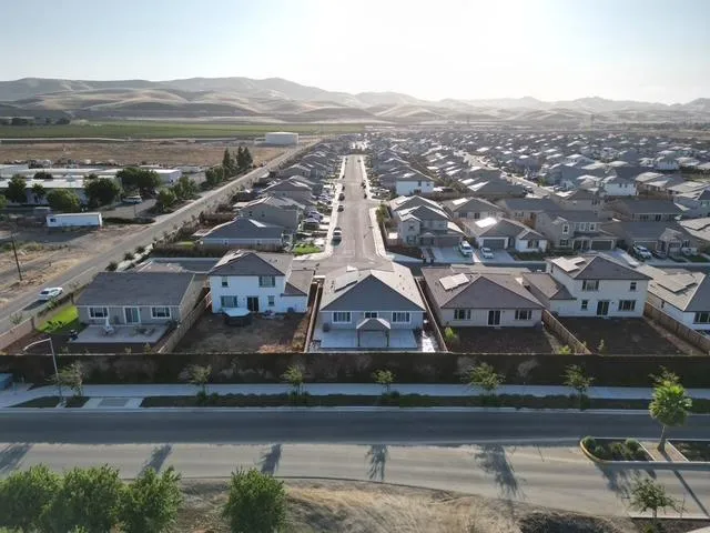 300 Birch Ranch Way Patterson, CA 95363