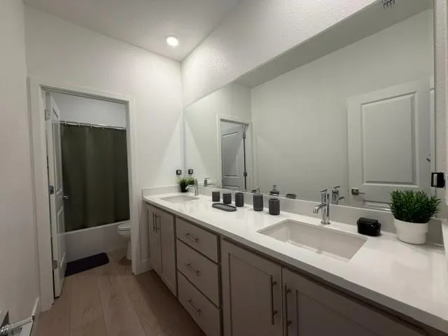 300 Birch Ranch Way Patterson, CA 95363