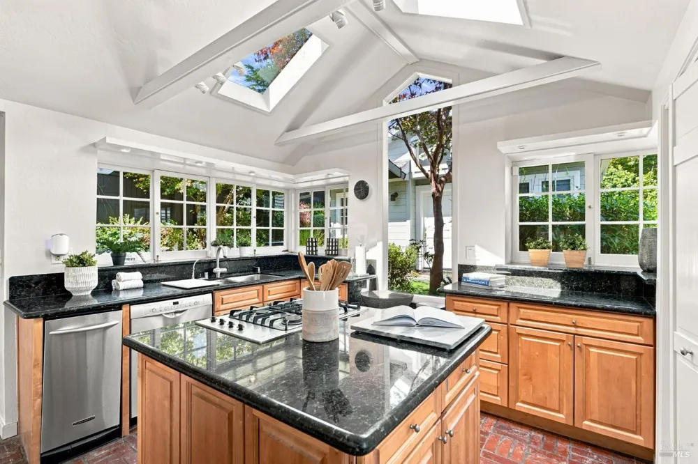 428 Greenwood Beach Road Tiburon, CA 94920
