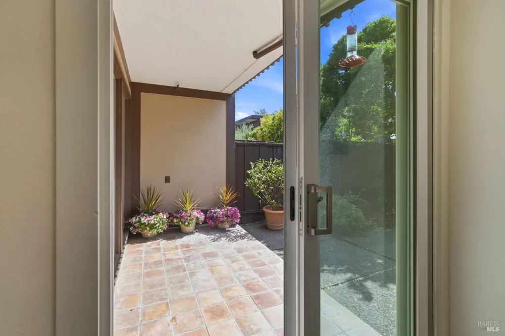 54 Surrey Lane San Rafael, CA 94903