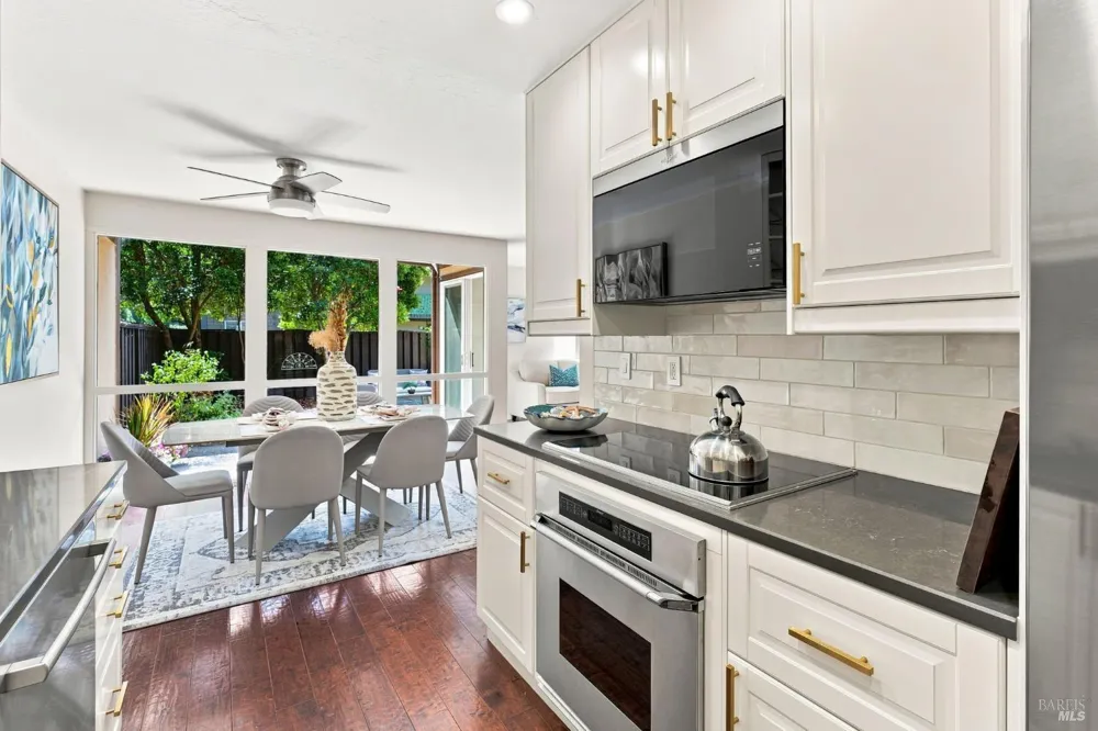 54 Surrey Lane San Rafael, CA 94903