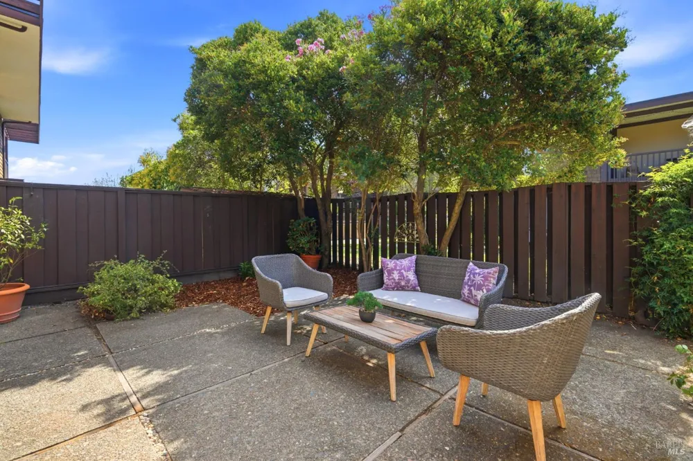 54 Surrey Lane San Rafael, CA 94903