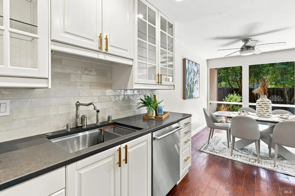 54 Surrey Lane San Rafael, CA 94903