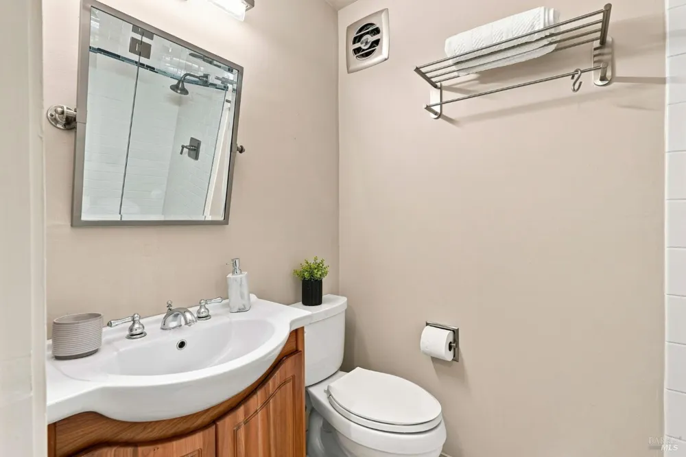 54 Surrey Lane San Rafael, CA 94903