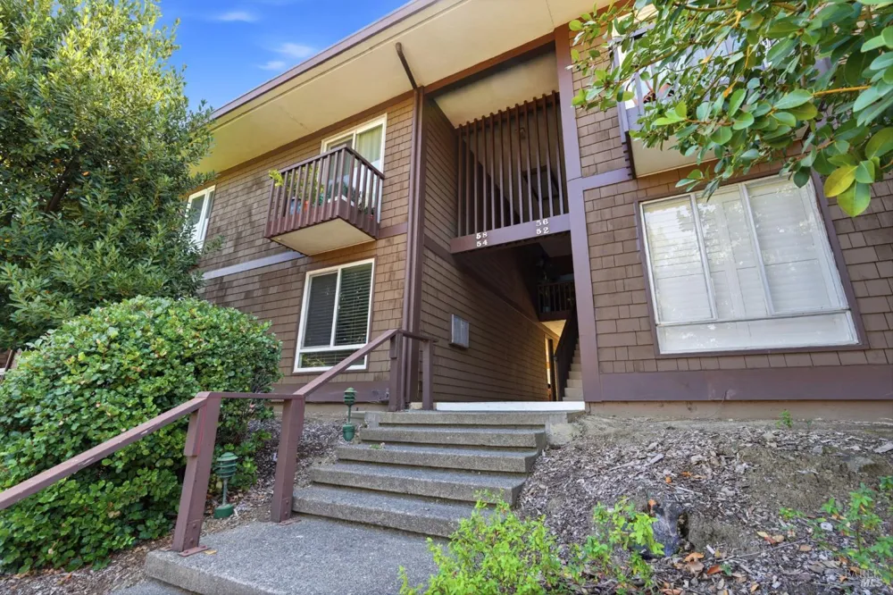 54 Surrey Lane San Rafael, CA 94903