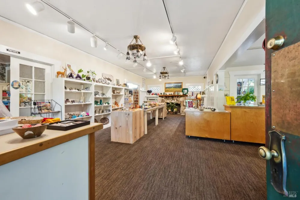 4100 Petrified Forest Road Calistoga, CA 94515