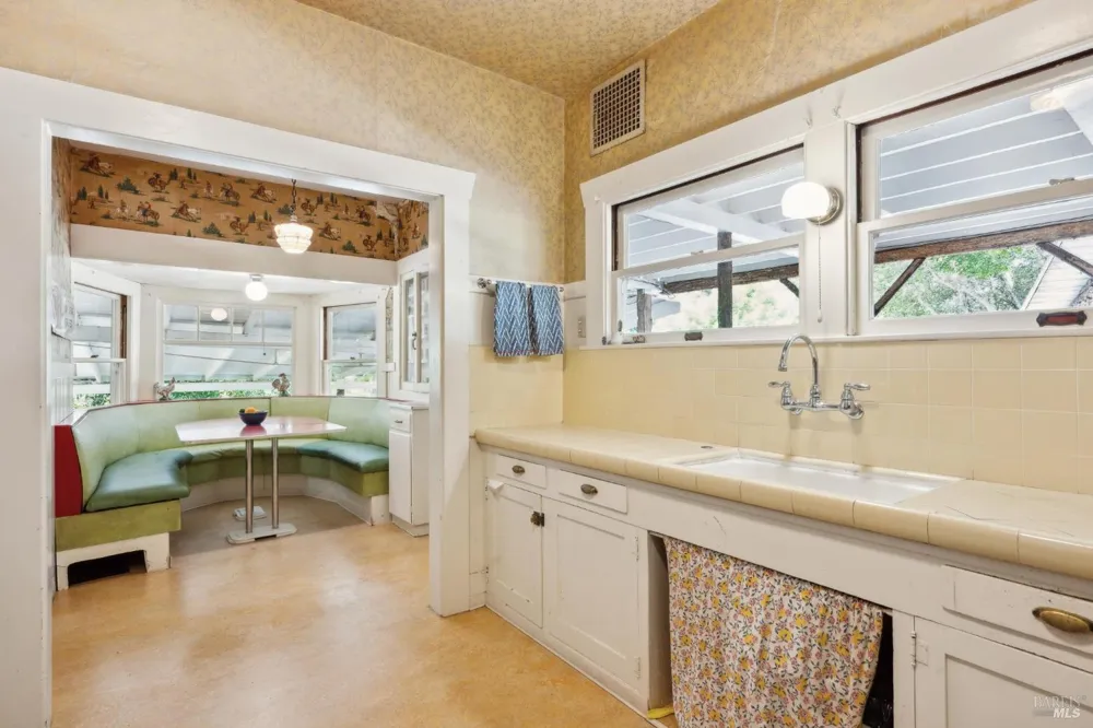 4100 Petrified Forest Road Calistoga, CA 94515