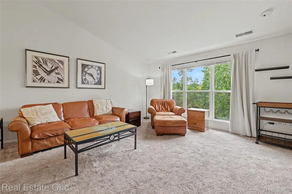 2202 Paradise Trail Oxford Charter Township, MI 48371