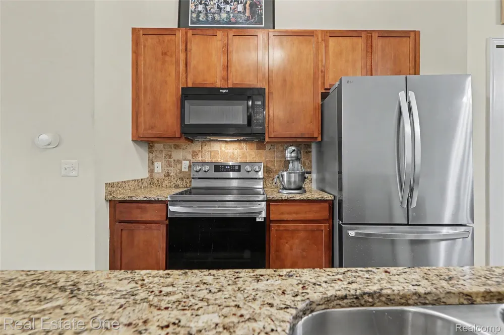 2202 Paradise Trail Oxford Charter Township, MI 48371