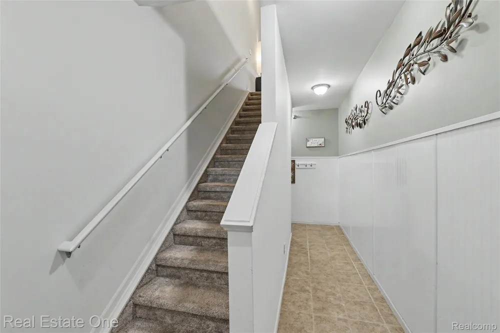 2202 Paradise Trail Oxford Charter Township, MI 48371