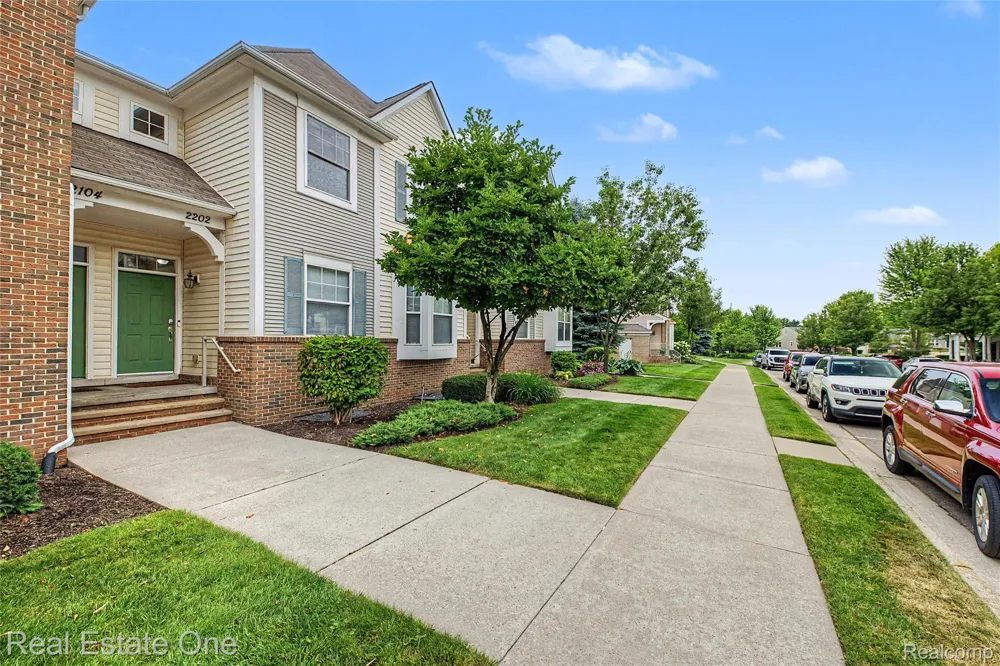 2202 Paradise Trail Oxford Charter Township, MI 48371