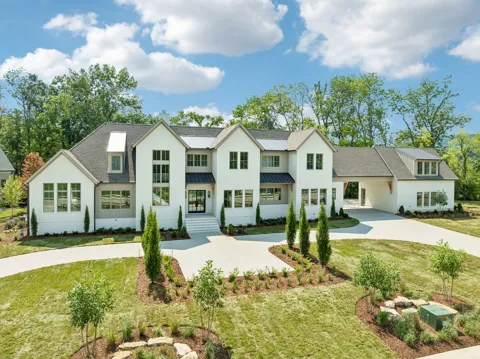 1705 Reflection Ln