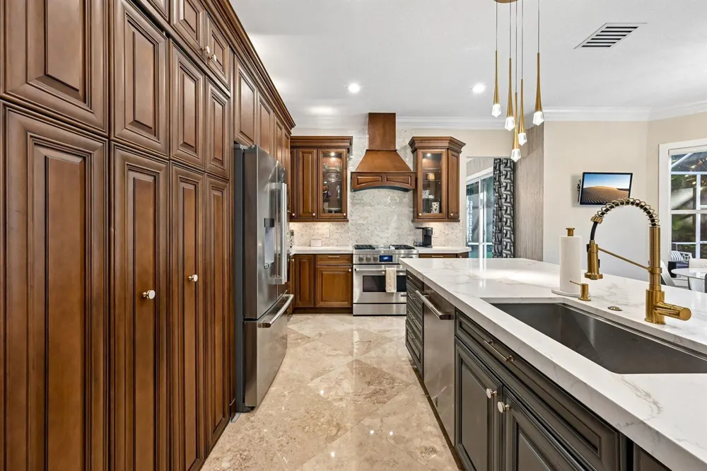 1664 VICTORIA POINTE LANE Weston, FL 33327