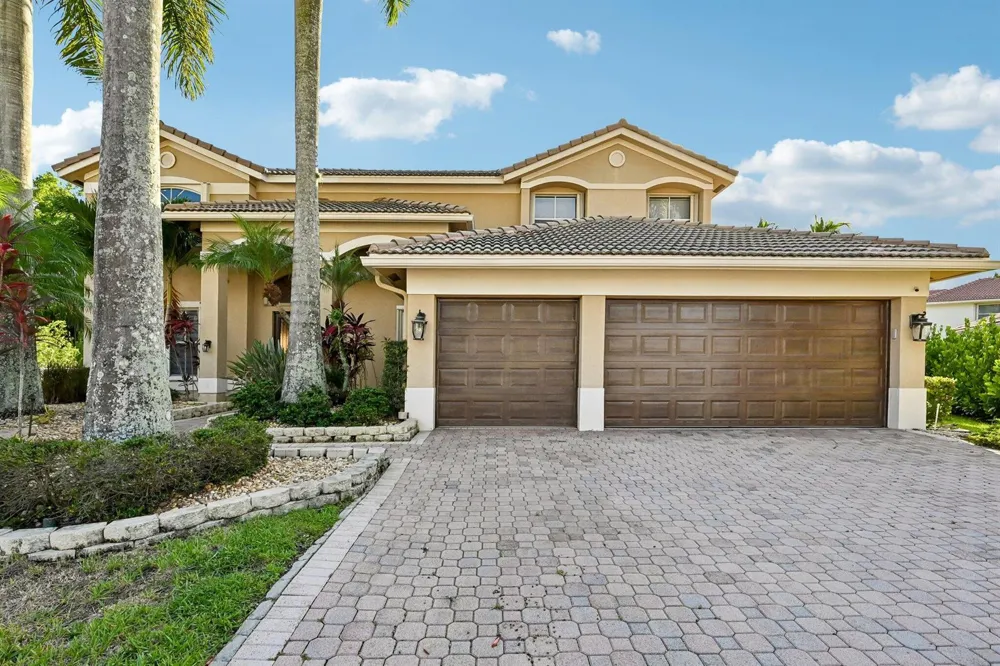 1664 VICTORIA POINTE LANE Weston, FL 33327