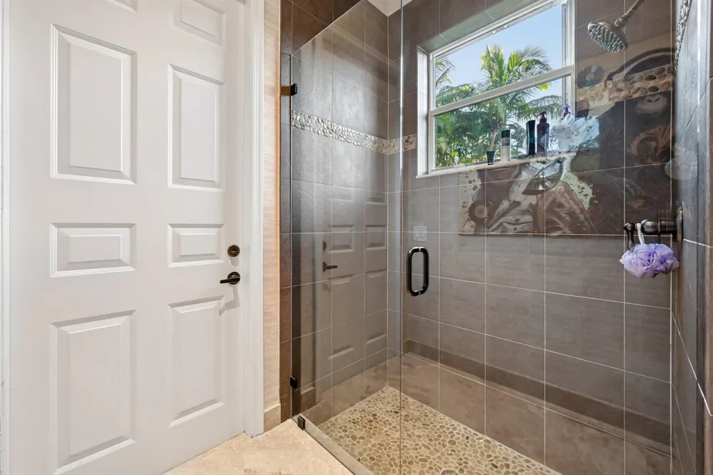 1664 VICTORIA POINTE LANE Weston, FL 33327