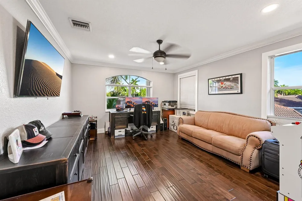1664 VICTORIA POINTE LANE Weston, FL 33327