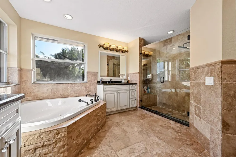 1664 VICTORIA POINTE LANE Weston, FL 33327