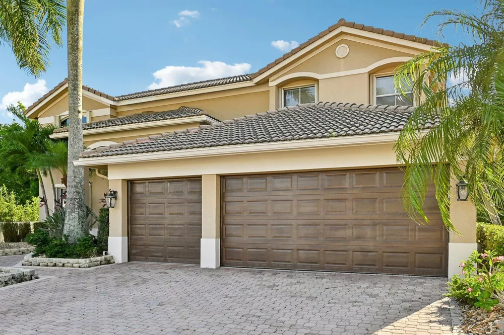 1664 VICTORIA POINTE LANE Weston, FL 33327