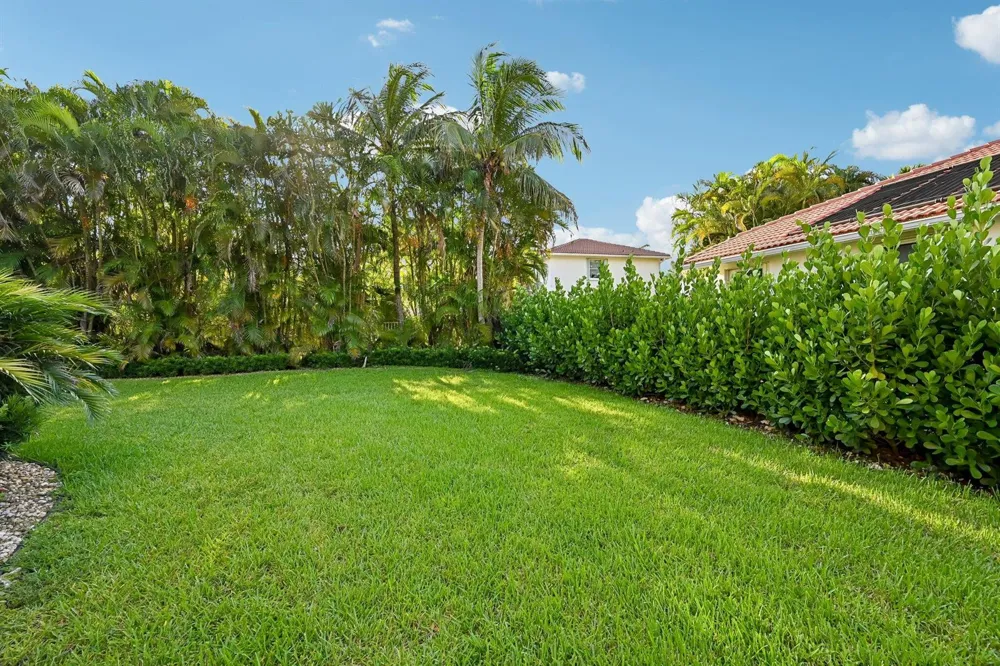 1664 VICTORIA POINTE LANE Weston, FL 33327