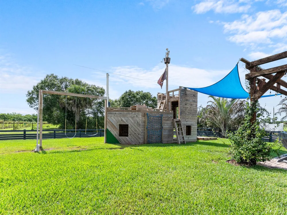 7090 49th Street Vero Beach, FL 32967