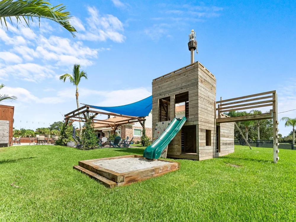 7090 49th Street Vero Beach, FL 32967
