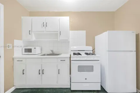 126 SW 18th Ave #11