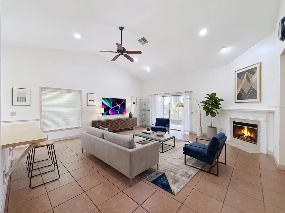 2405 SETTLERS TRAIL Orlando, FL 32837