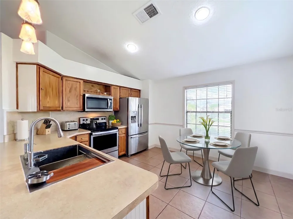 2405 SETTLERS TRAIL Orlando, FL 32837
