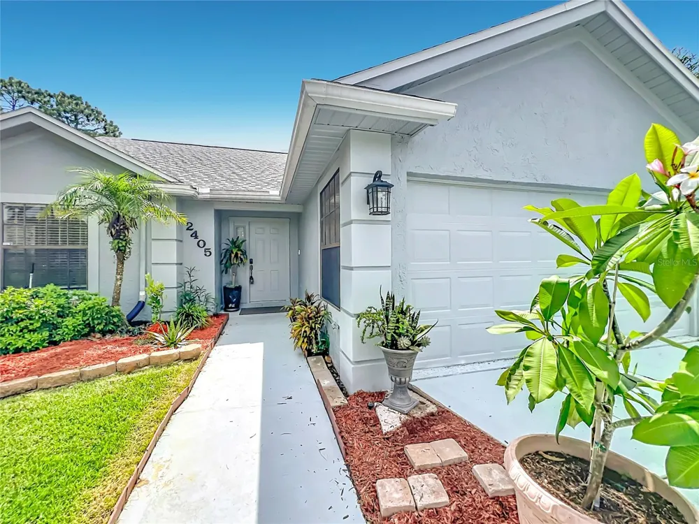2405 SETTLERS TRAIL Orlando, FL 32837