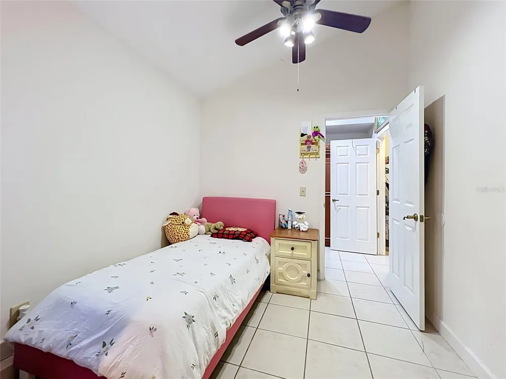 2405 SETTLERS TRAIL Orlando, FL 32837