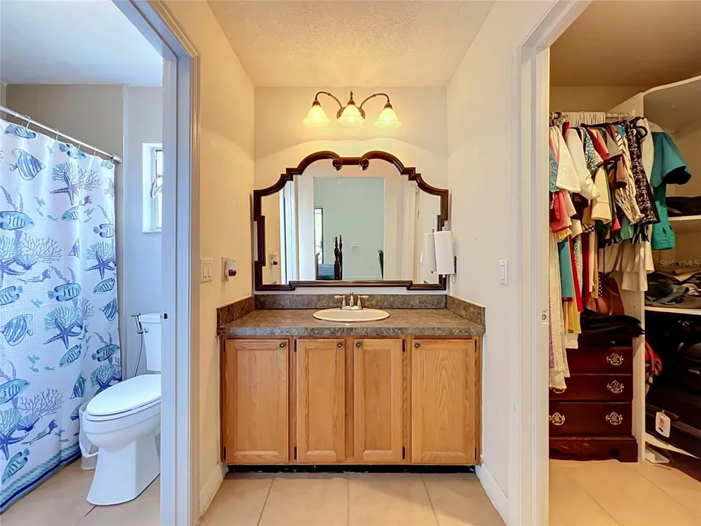 2405 SETTLERS TRAIL Orlando, FL 32837