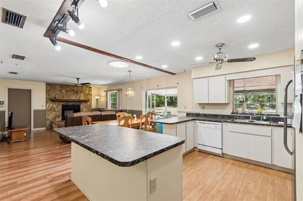 3757 E SIDE COURT Inverness, FL 34453