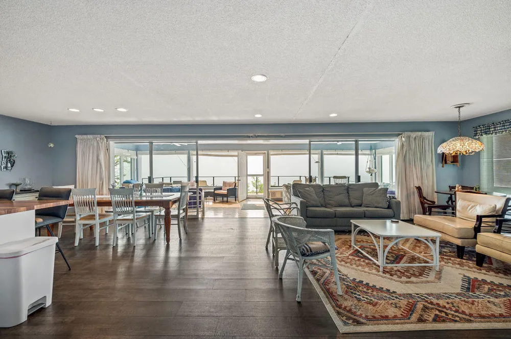 1140 Edgewater Terrace South Haven, MI 49090