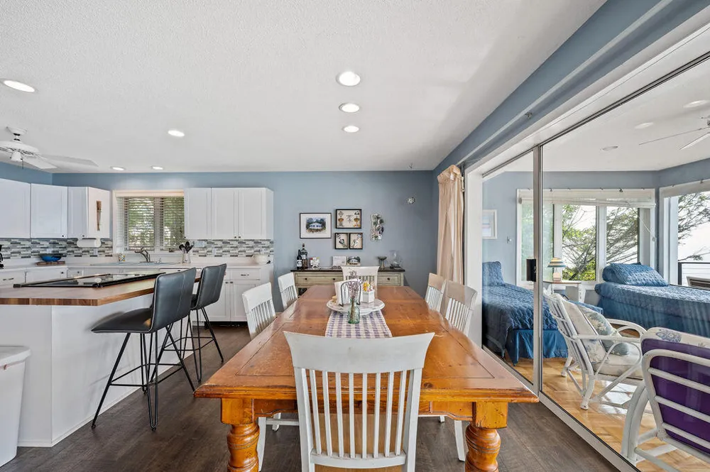 1140 Edgewater Terrace South Haven, MI 49090