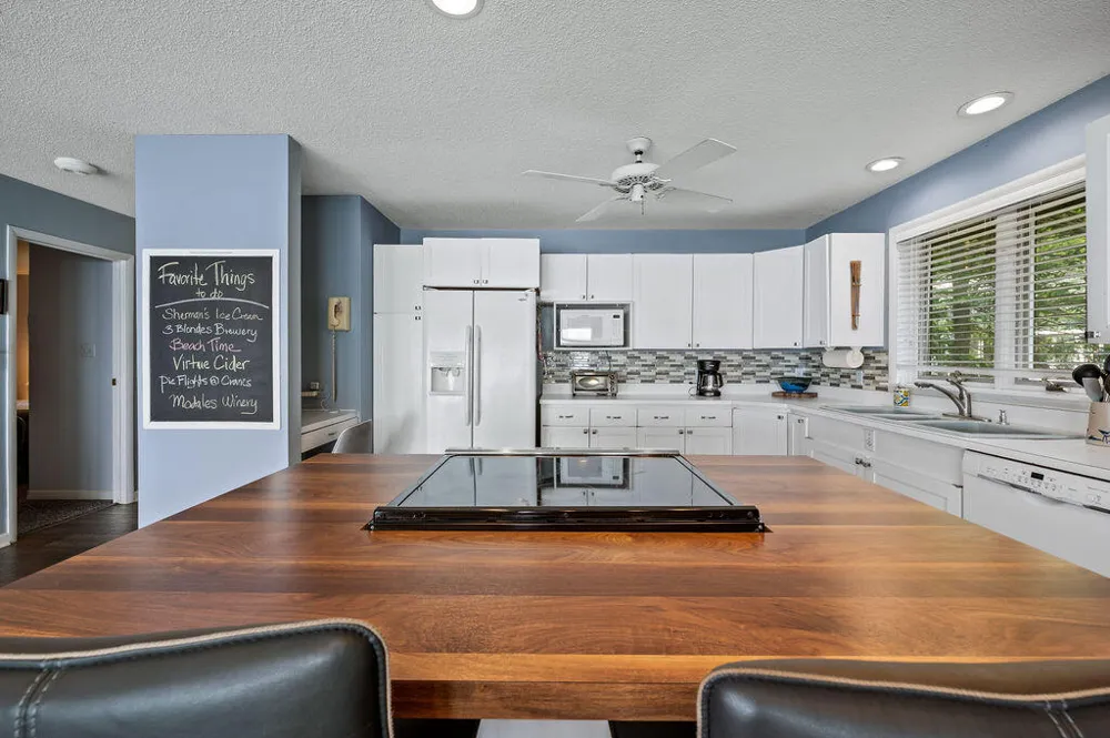 1140 Edgewater Terrace South Haven, MI 49090