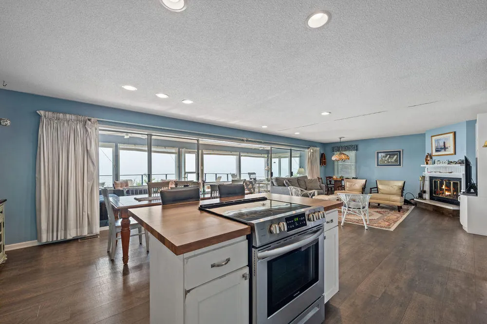 1140 Edgewater Terrace South Haven, MI 49090