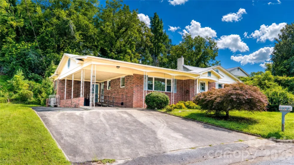 116 Clark Street Morganton, NC 28655