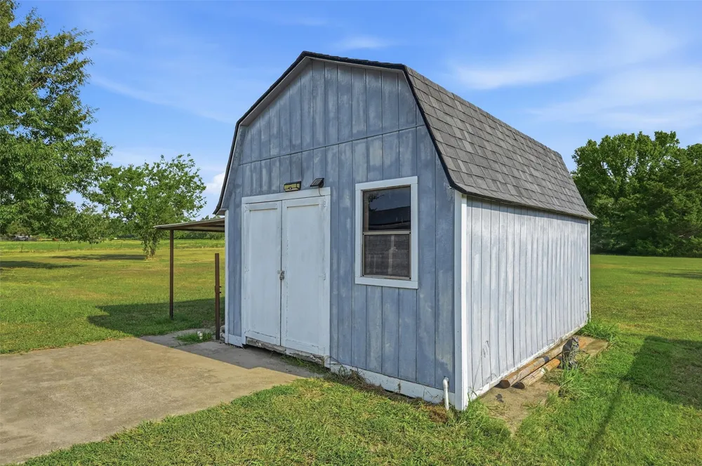 27513 State Highway 56 Whitesboro, TX 76273
