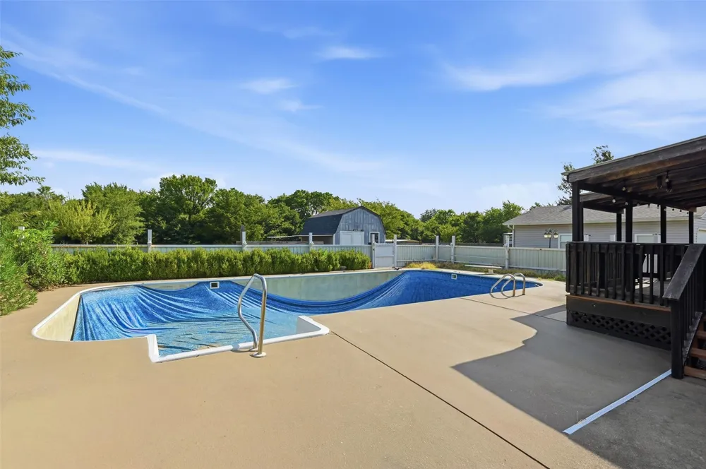 27513 State Highway 56 Whitesboro, TX 76273