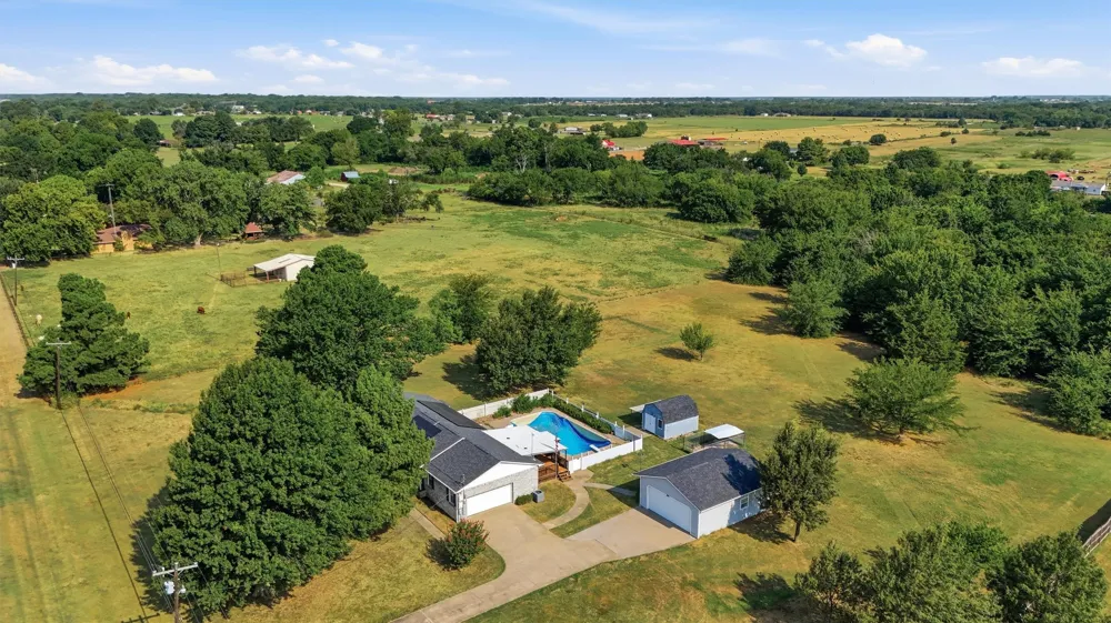 27513 State Highway 56 Whitesboro, TX 76273