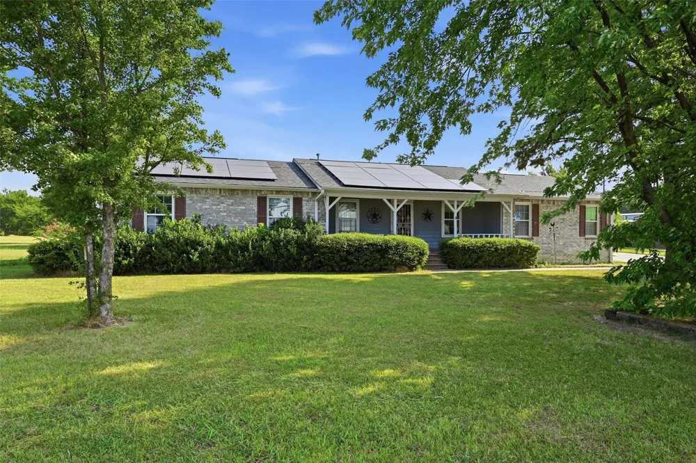 27513 State Highway 56 Whitesboro, TX 76273