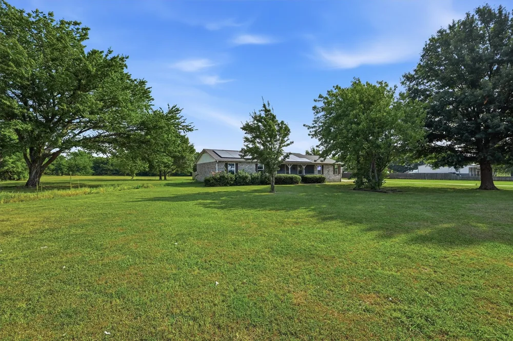 27513 State Highway 56 Whitesboro, TX 76273